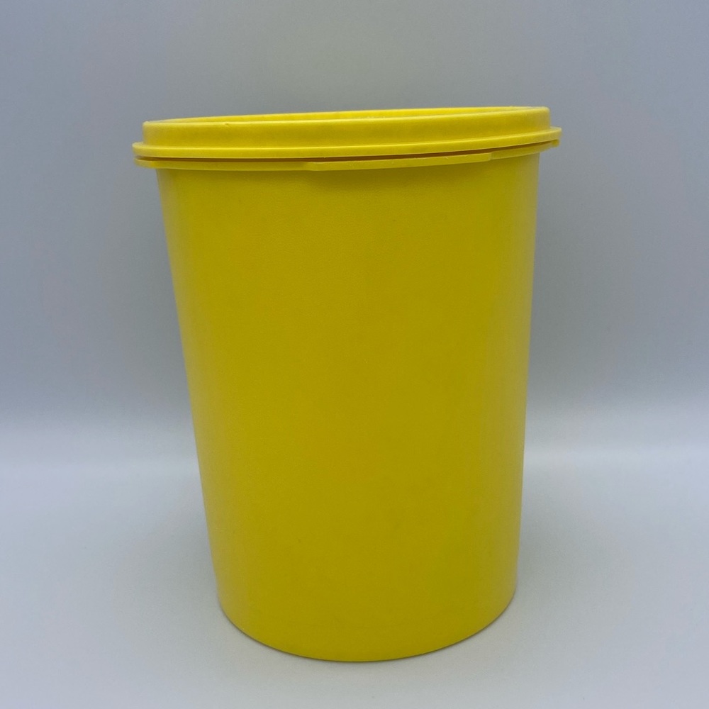 SOLD Vintage Tupperware Container 811-13 - Picture 3 of 9